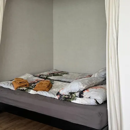Parvekkeellinen Yksioe Autopaikalla Apartman *
